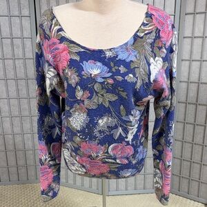 Tristan Woman’s Blue Floral Knit Top, Size Extra Small.